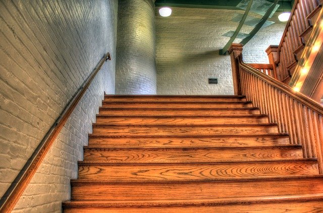 schody ve dřevě